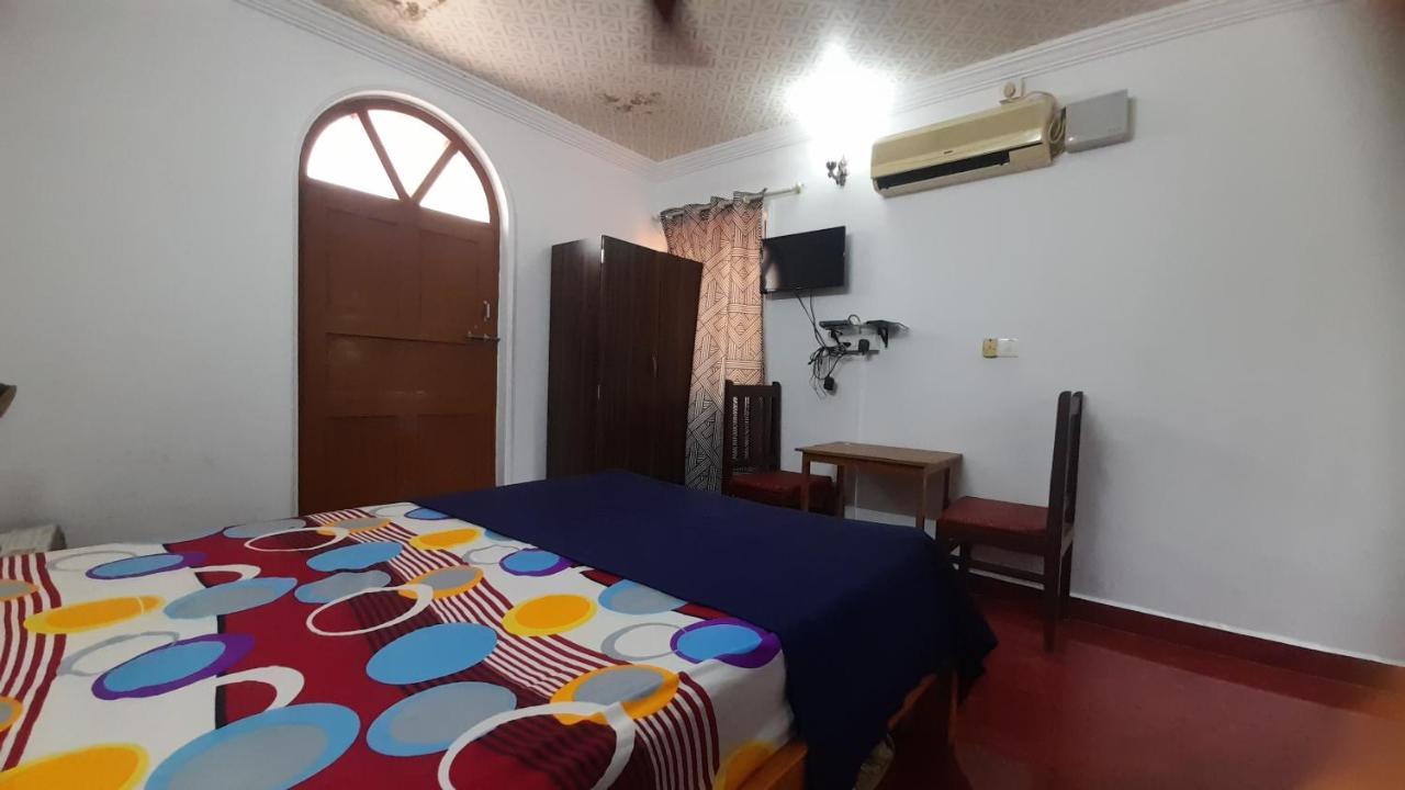 Pihu Hotel オールド･ゴア エクステリア 写真